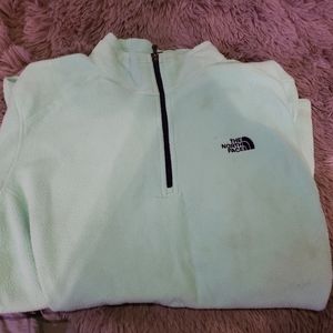 North face pull over